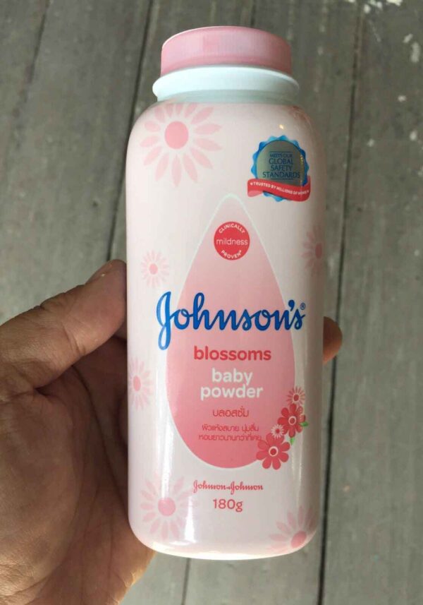 Johnson's Blossom Baby Powder