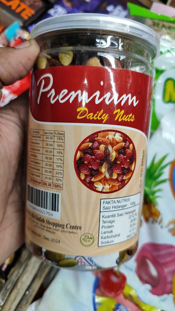 Premium Daily Nuts